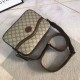 Falsa Bolsa de mensajero Gucci con G entrelazadas 675891 Marrón Imitacion