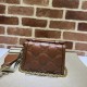 Replicas Bolso pequeño Gucci GG matelassé con asa superior 724499 Café Baratos