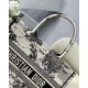 Replicas Bolso tote mediano Dior Book Tote de Jouy Zodiac bordado blanco Baratos