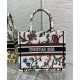 Replicas Christian Dior Small Dior Book Tote Blanco Multicolor Bordado Dior Petites Fleurs Baratos