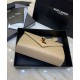 Replicas Bolso YSL Saint Laurent Envelope pequeño en piel repujada granulado color albaricoque Baratos