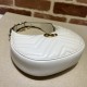 Replicas Minibolso en forma de media luna Gucci GG Marmont 699514 Blanco Baratos