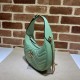 Replicas Gucci GG Marmont minibolso en forma de media luna 699514 verde Baratos