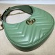 Replicas Gucci GG Marmont minibolso en forma de media luna 699514 verde Baratos