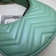 Replicas Gucci GG Marmont minibolso en forma de media luna 699514 verde Baratos