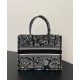 Replicas Christian Dior Bolso mediano Dior Book Tote bordado con motivo Plan de Paris Negro Baratos