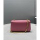 Replicas Bolso de hombro con cadena Celine Triomphe de piel de becerro rosa brillante Imitacion España