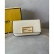 Replicas Cartera Fendi Con Cadena Con Bolsillos Crema Imitacion España