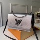 Replicas Louis Vuitton Twist MM Bolso Plata Epi M55404 Baratos Imitacion