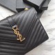 Replicas YSL Saint Laurent Envelope Pequeña Bolsa de oro en relieve en relieve Hardware Baratos Imitacion