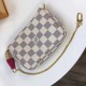 Replicas Louis Vuitton Mini Pochette Accessoires Damier Azur N62200 Baratos Imitacion